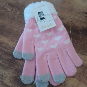 Pink gloves with white hearts touch screen capable